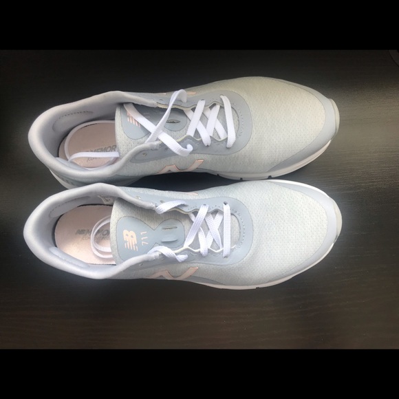 New New Balance WX711-V3H Women's Sneakers- Size 9 - Picture 2 of 8